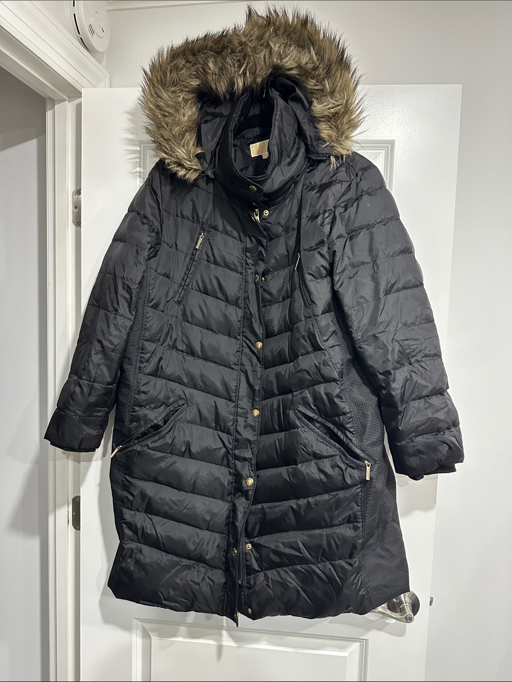 MICHAEL Michael Kors Black Quilted Hooded Puffer Coat with Faux Fur Trim